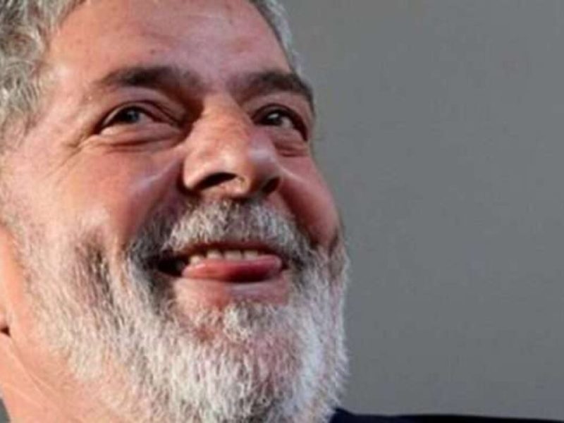 Ex-presidente Luiz Inácio Lula da Silva - Candidato a presidência da república.